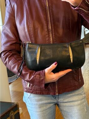 Ply Minimalist Y2K Leather Wristlet Clutch Black Cutout Detail (GUC)